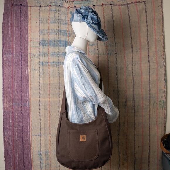 Upcycled handmade carhartt sling bag - Picture 2 of 6